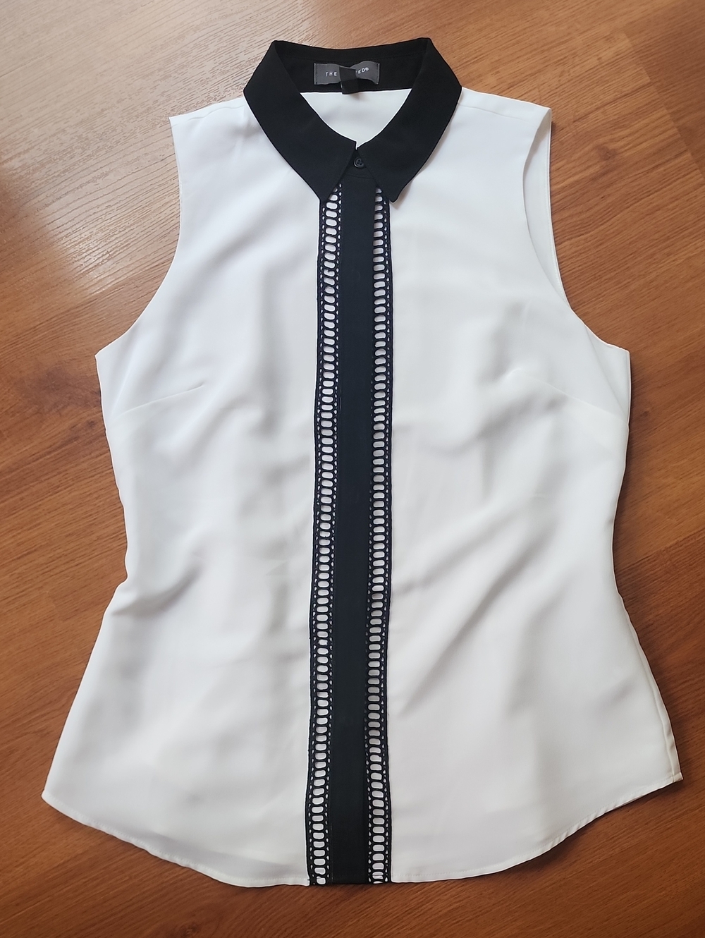 The Limited White And Black Sleevless Top Size XS